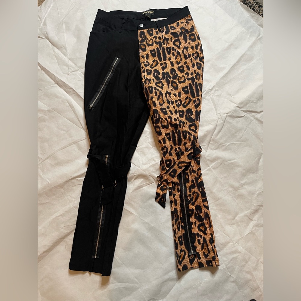 Women two tone leapard/black buckle knee flare pants